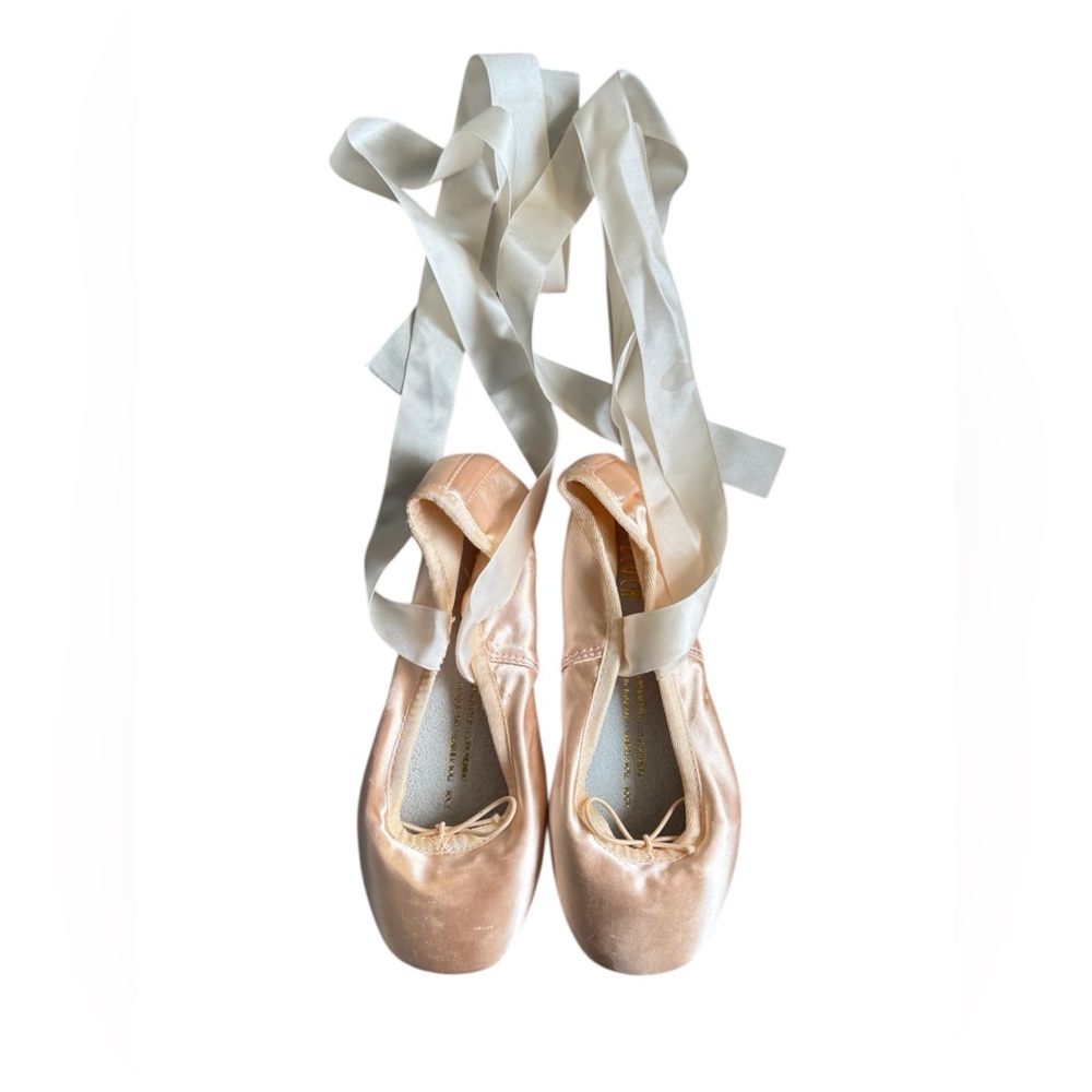 Bloch Pointe Shoes with Ribbons